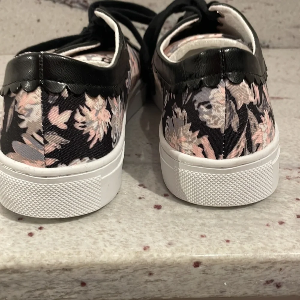 Women's Floral Black Lace-Up Sneakers